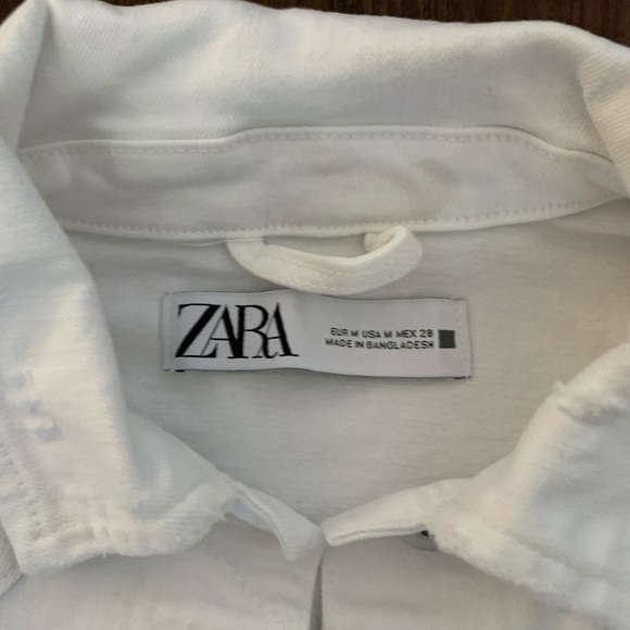 Zara Women’s White Distressed Denim Jacket Size M - Picture 2 of 5